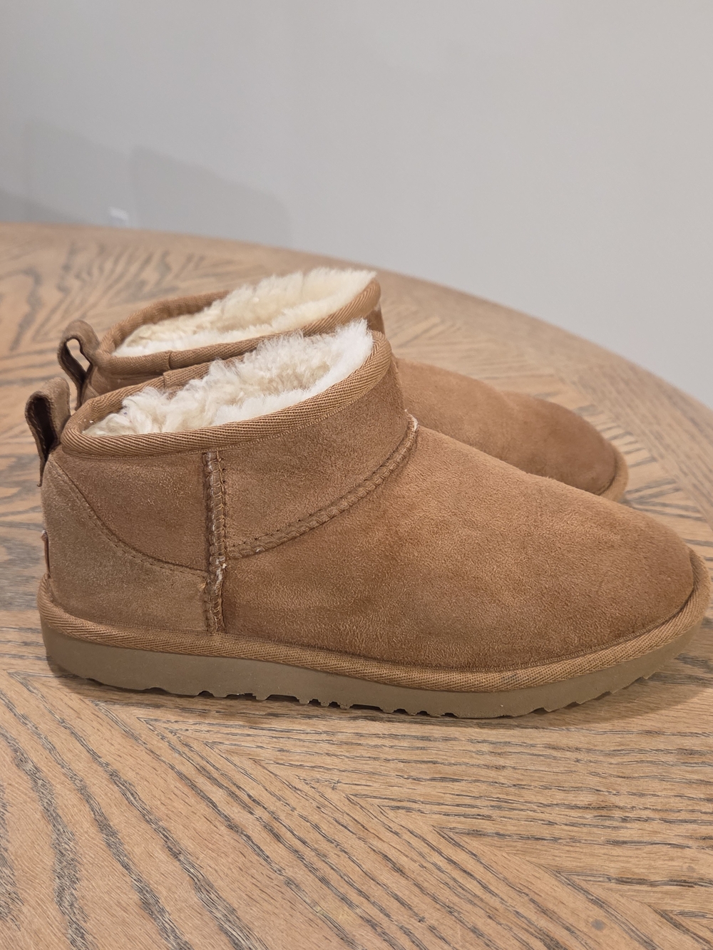 UGG Classic Ultra Mini Chestnut Suede Shearling Ankle Boots Womens Size 6